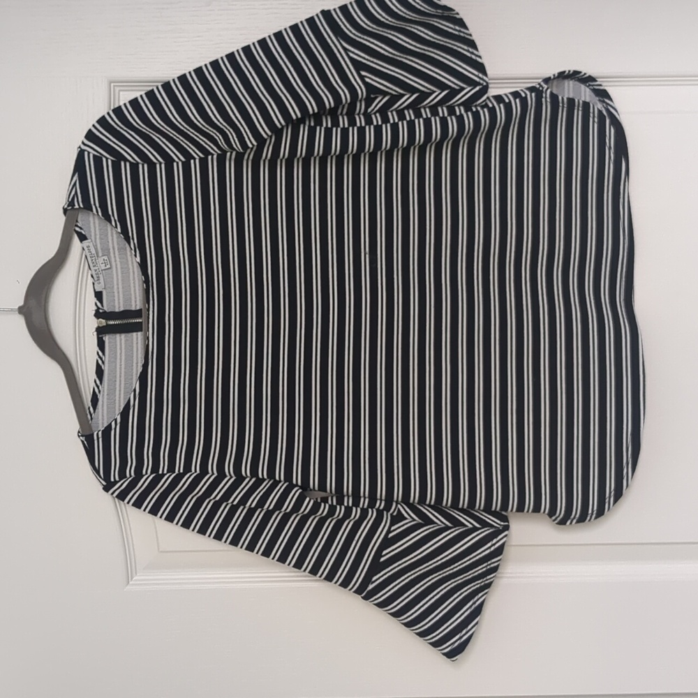 Blue and white striped shirt with 3/4 sleeves, Green Envelope brand, size large